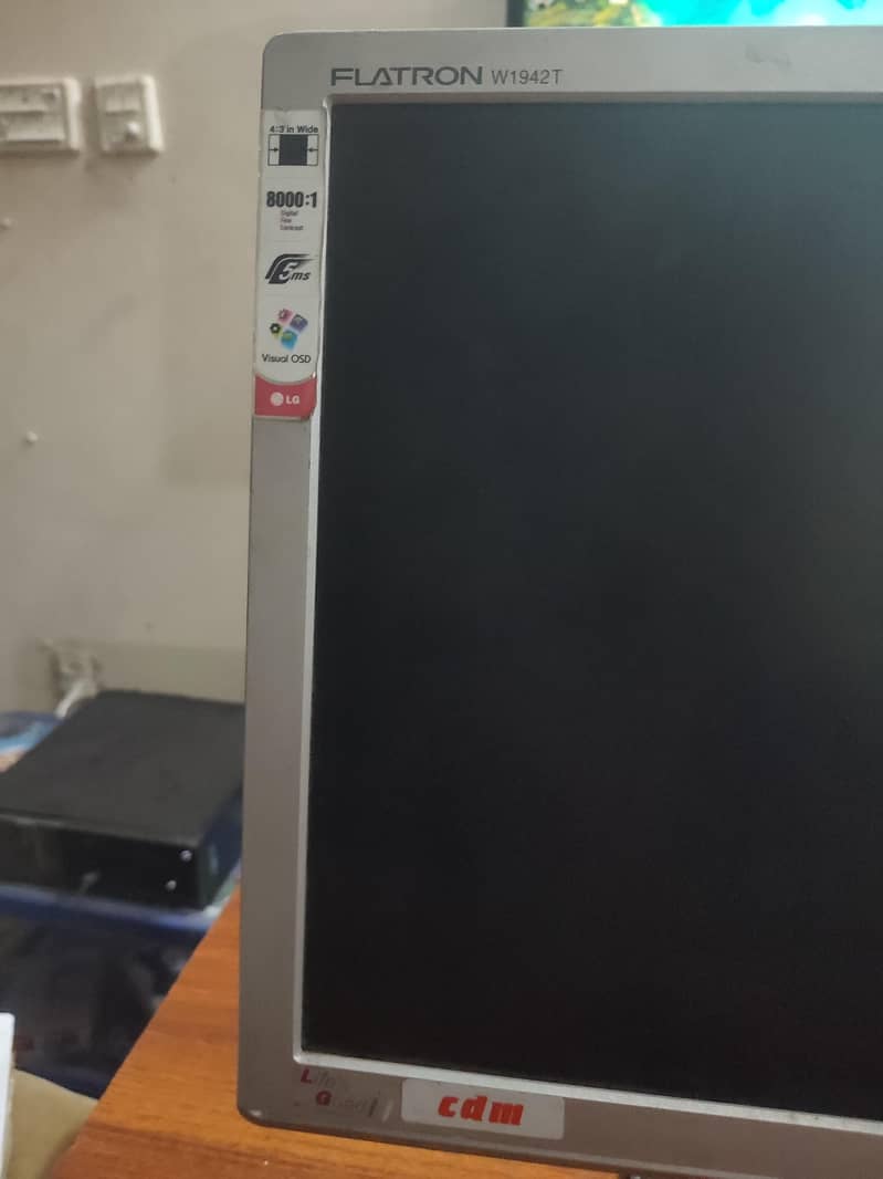 19 inch lcd 0