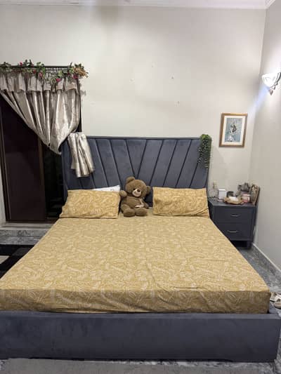 Tufted bed