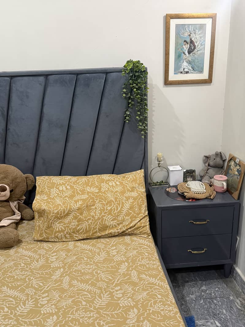 Tufted bed 1