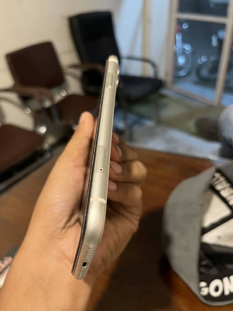 Apple iPhone 11 2