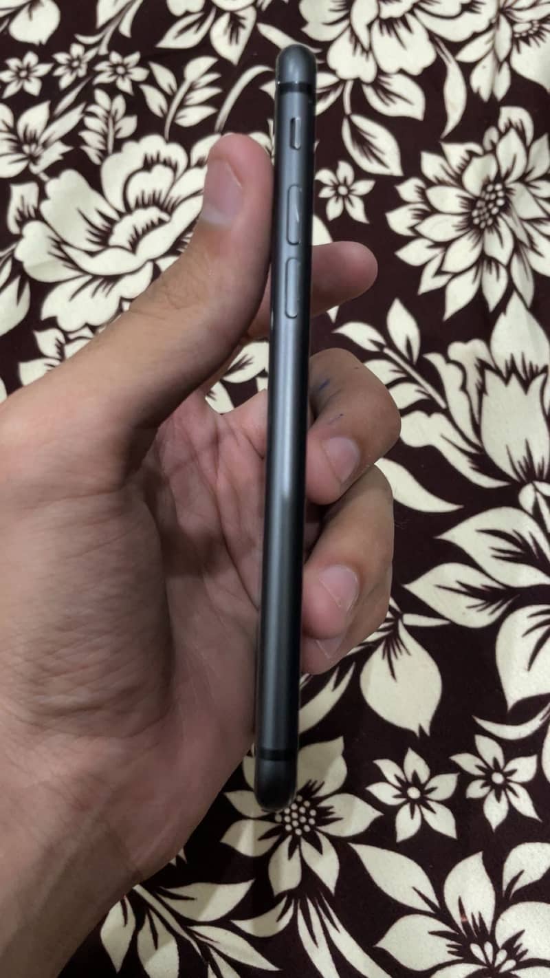Apple iPhone 8 5