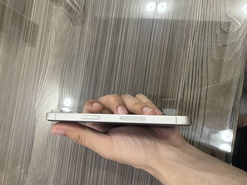 Apple iPhone 14 3