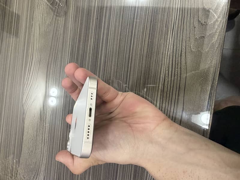 Apple iPhone 14 5