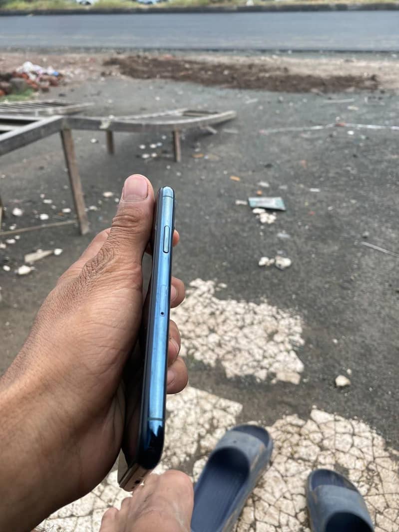 Apple iPhone 11 Pro 2