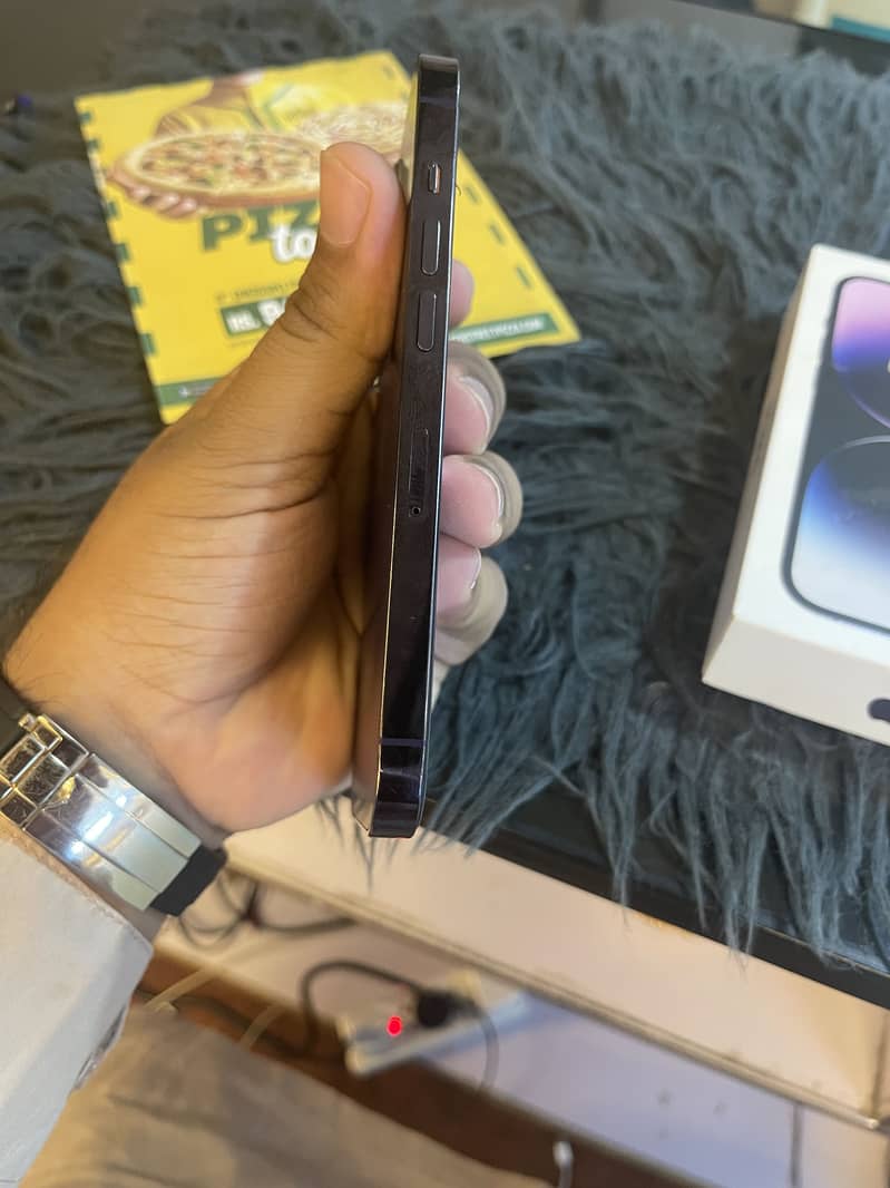 Apple iPhone 14 Pro 1