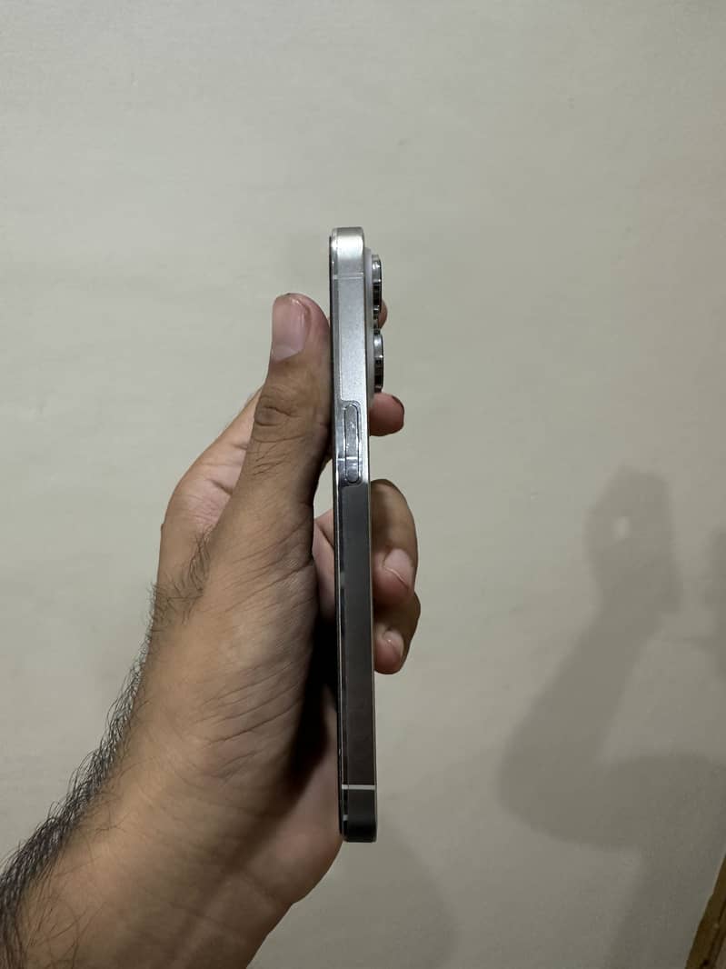 Apple iPhone 14 Pro 2