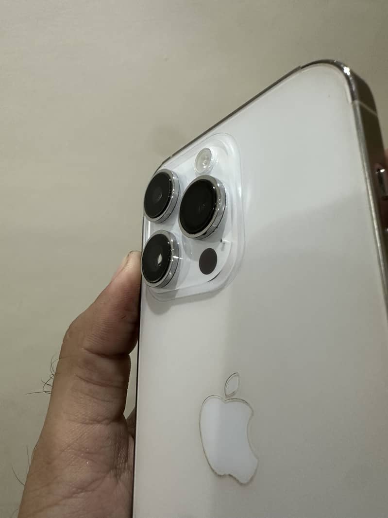 Apple iPhone 14 Pro 4