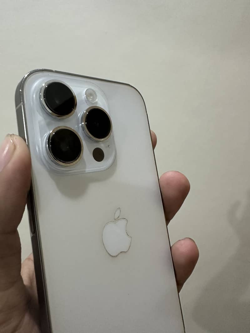Apple iPhone 14 Pro 8