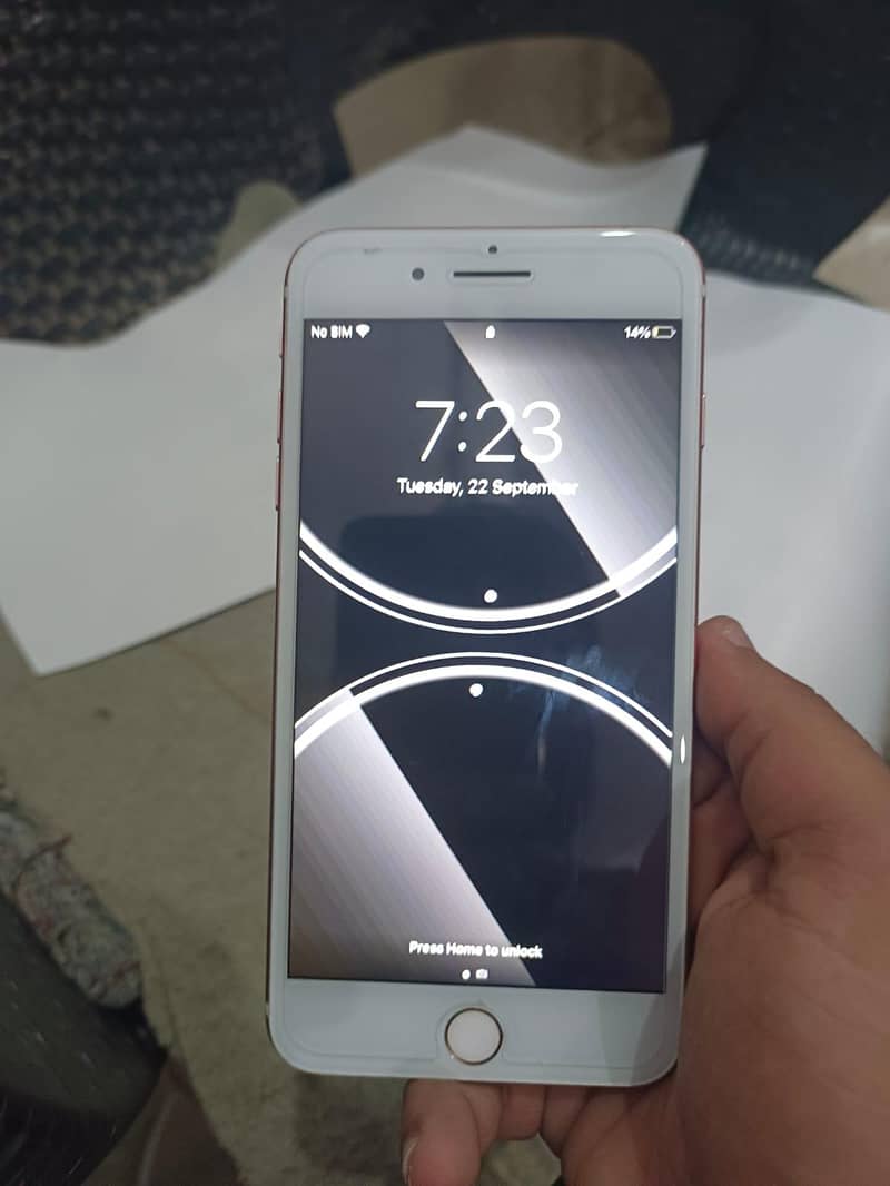 Apple iPhone 7 Plus 0