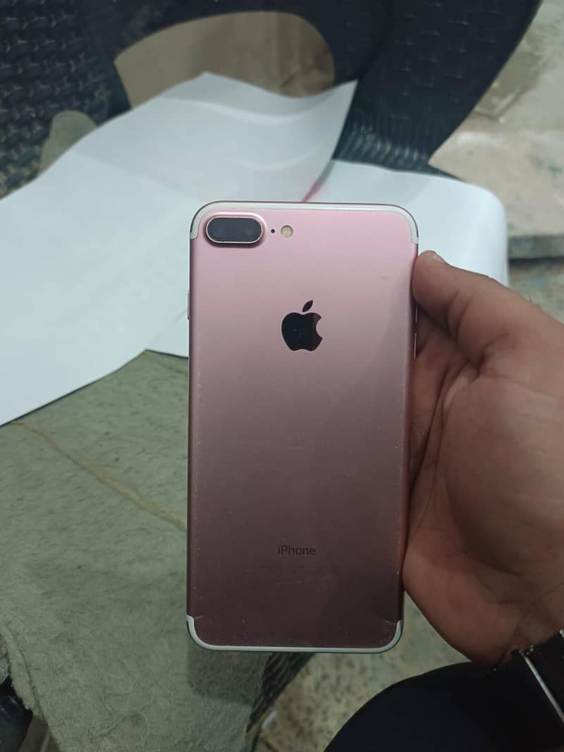 Apple iPhone 7 Plus 1