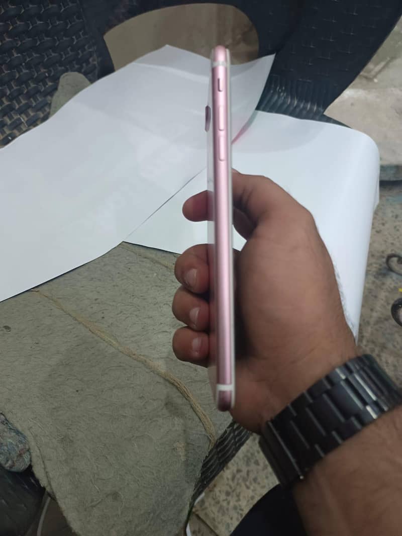 Apple iPhone 7 Plus 3