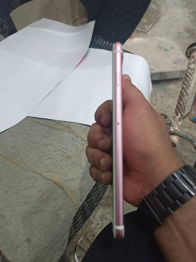 Apple iPhone 7 Plus 4
