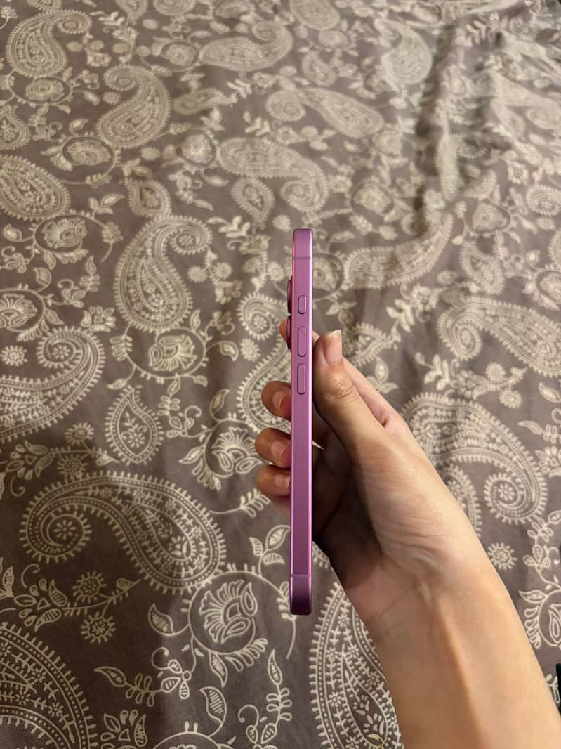 Apple iPhone 16 0