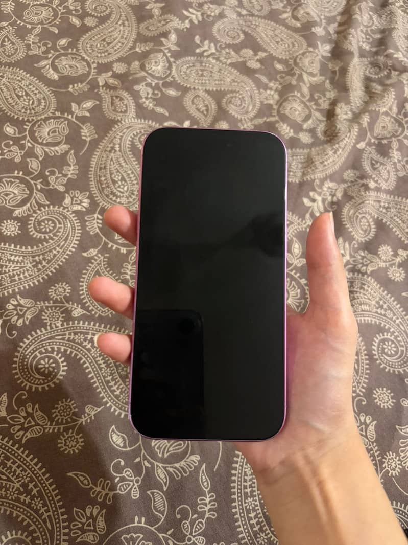 Apple iPhone 16 3