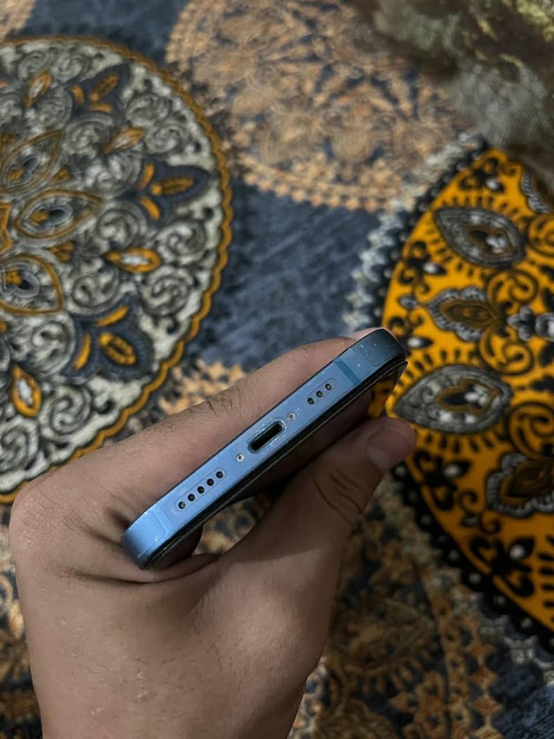 Apple iPhone 13 1