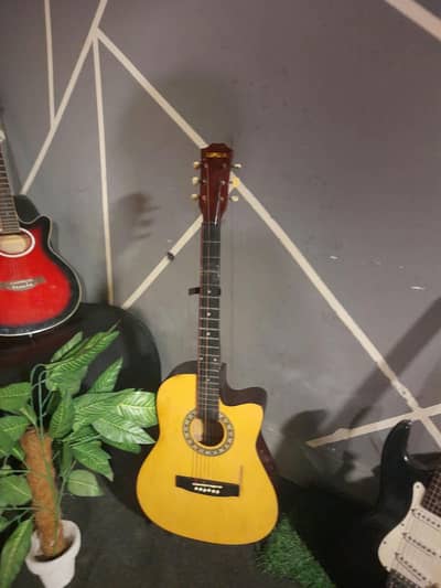 Begginner guitars Avalalible// Guitars Era//0322061612