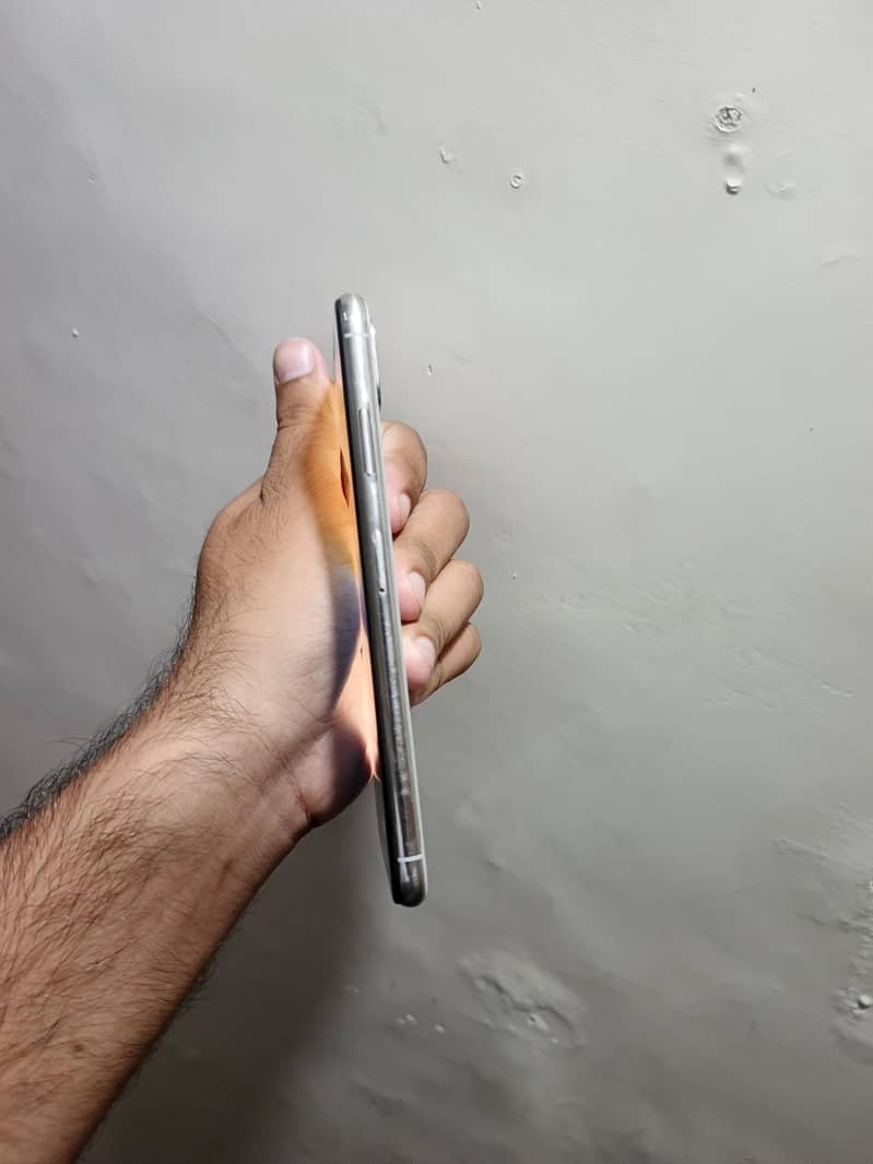 Apple iPhone XS Max 2