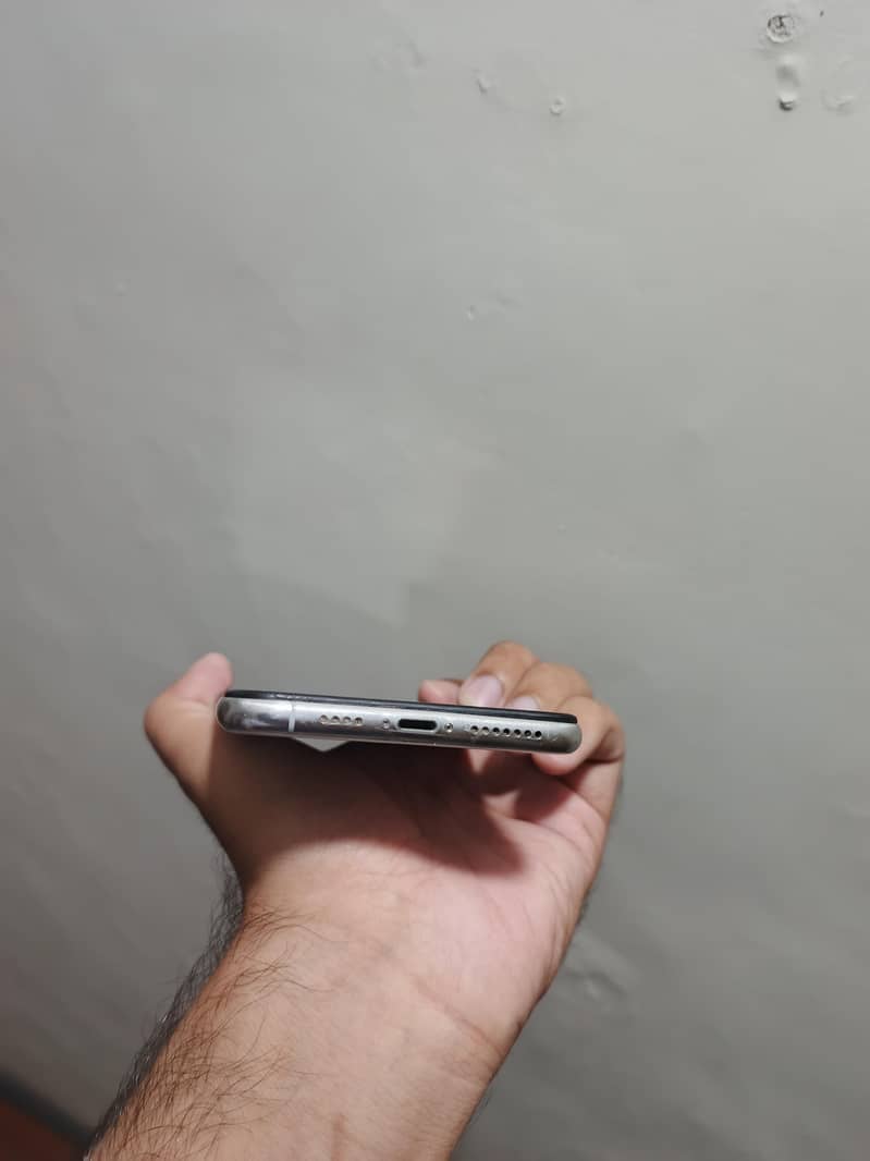 Apple iPhone XS Max 3