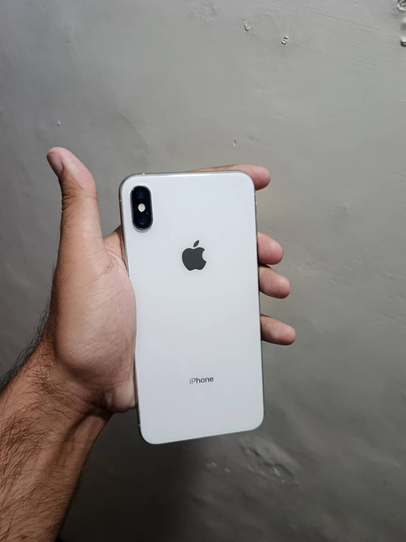 Apple iPhone XS Max 5
