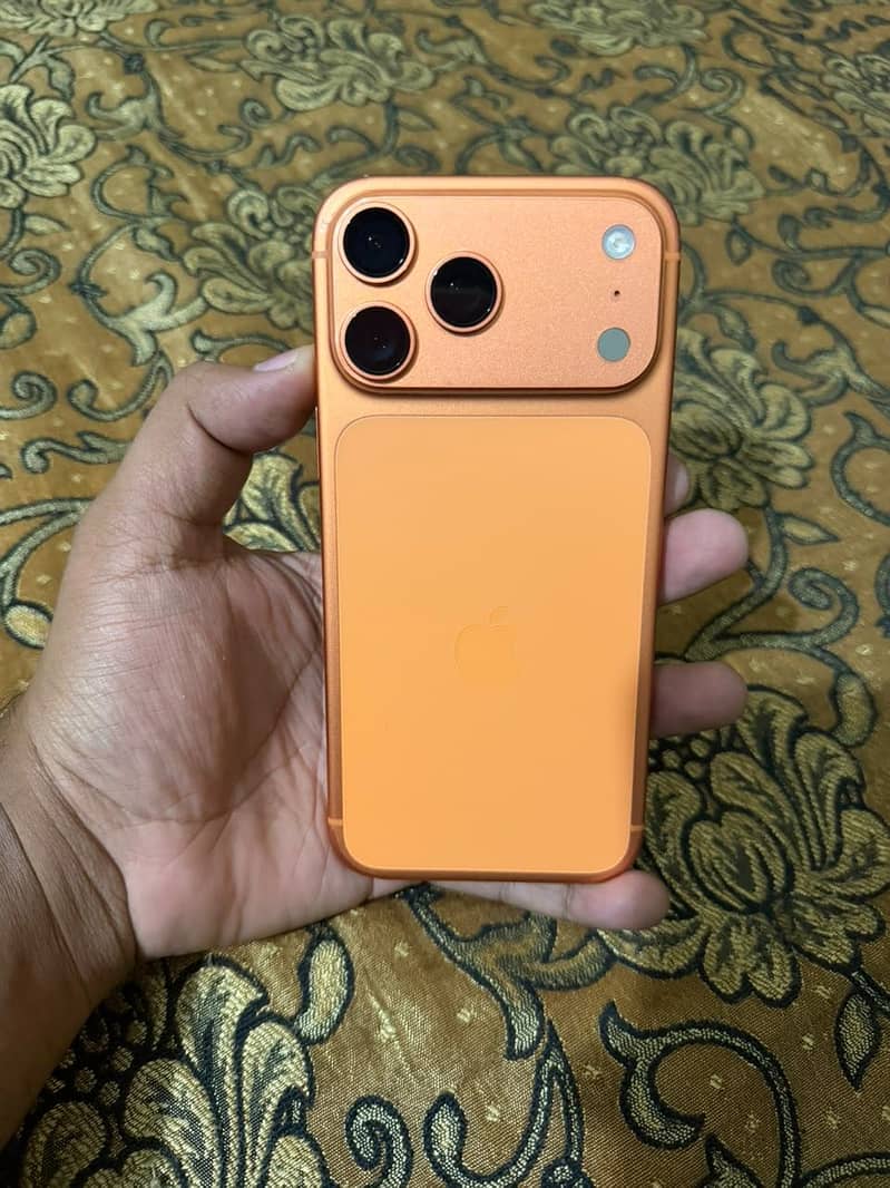 Apple iPhone 17 Pro Max 1