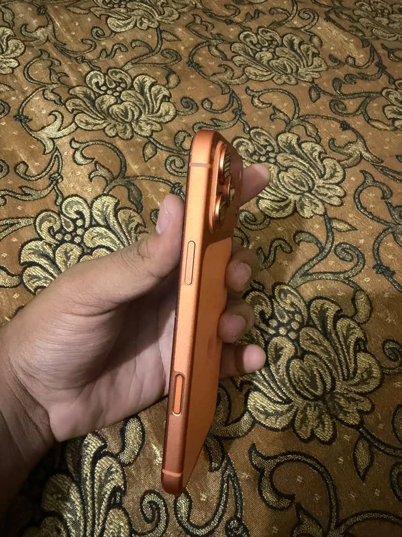 Apple iPhone 17 Pro Max 5