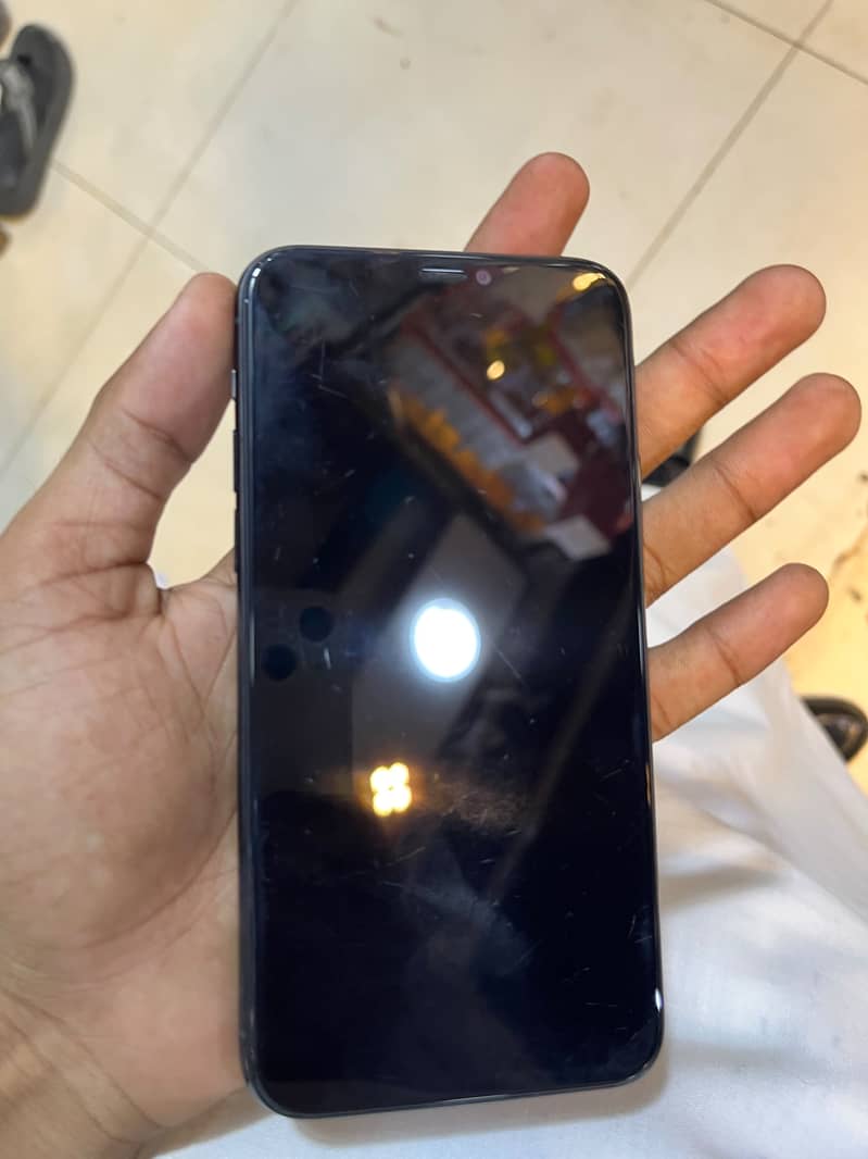 Apple iPhone 11 Pro 9