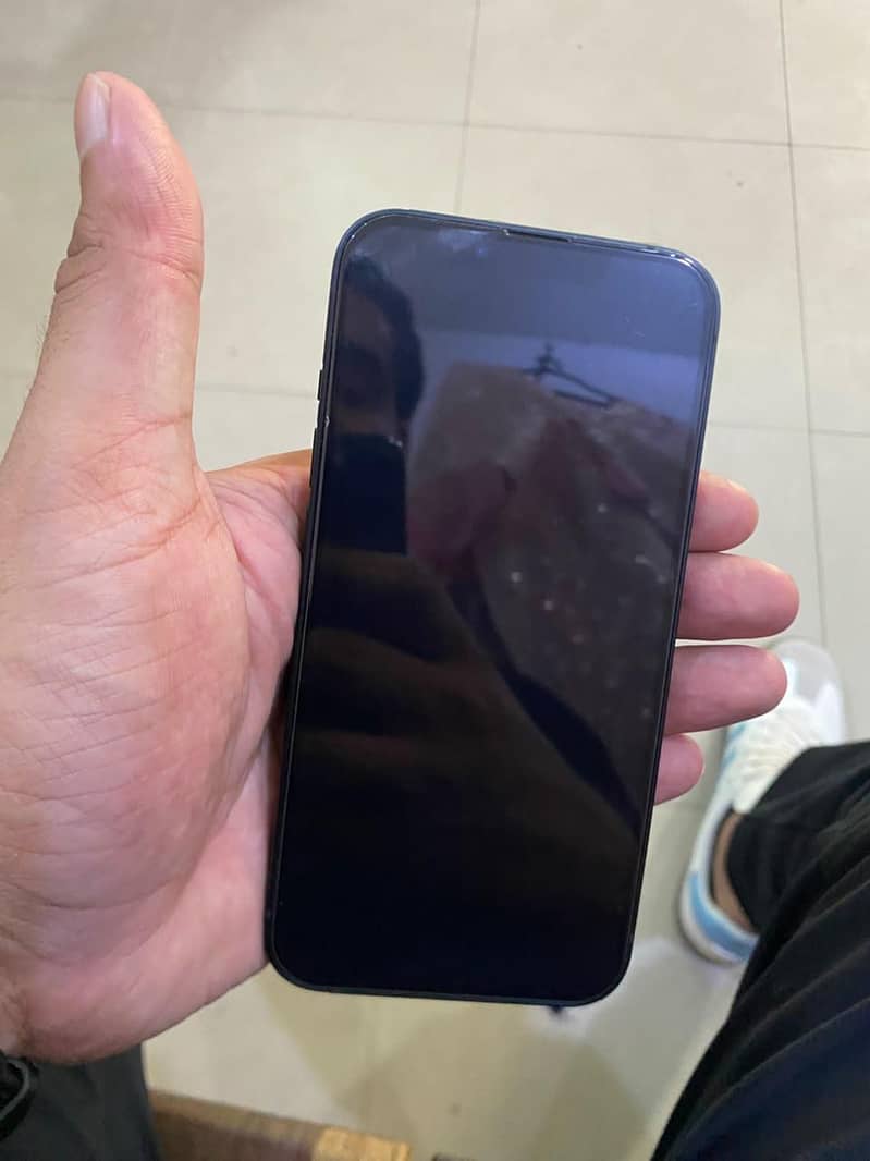 Apple iPhone 13 4