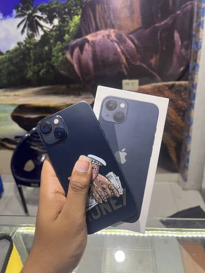 Apple iPhone 13