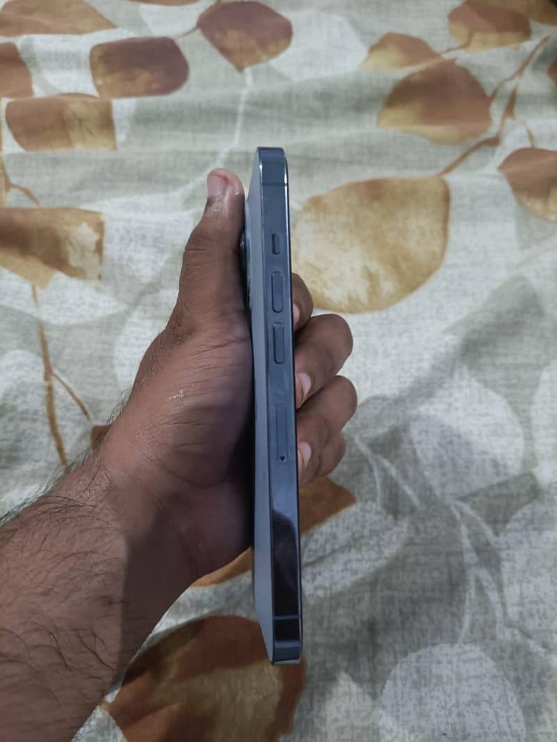 Apple iPhone 13 Pro 1