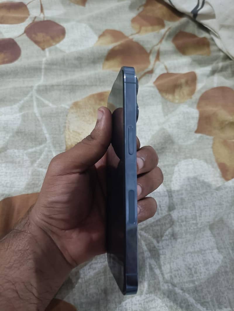 Apple iPhone 13 Pro 3