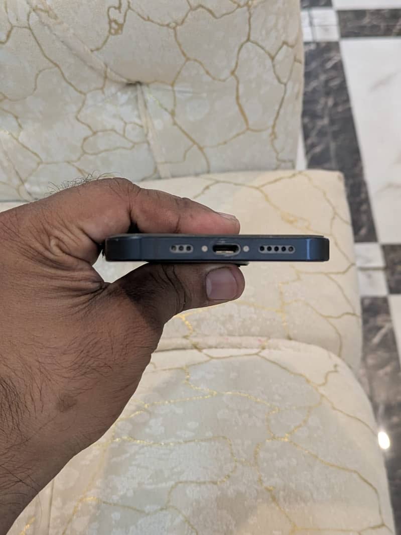 Apple iPhone 13 1