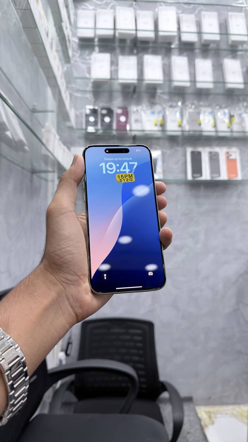 Apple iPhone 15 Pro Max 6