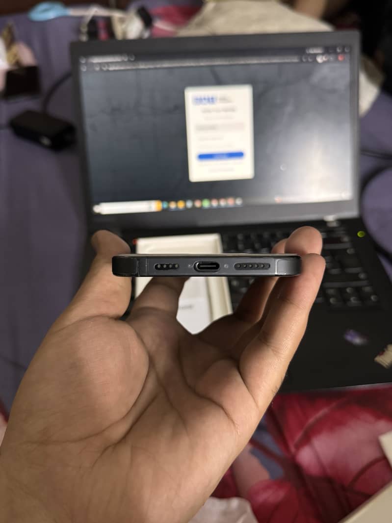 Apple iPhone 16 Pro Max 4
