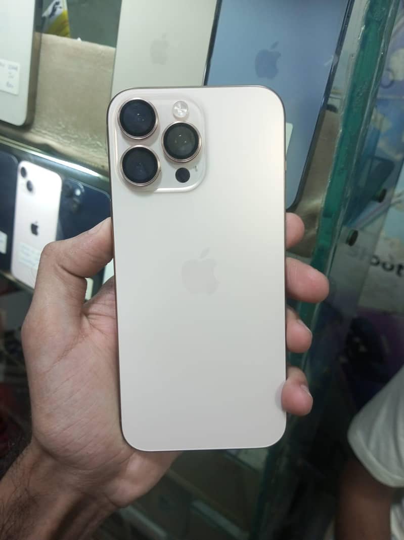 Apple iPhone 16 Pro Max 0