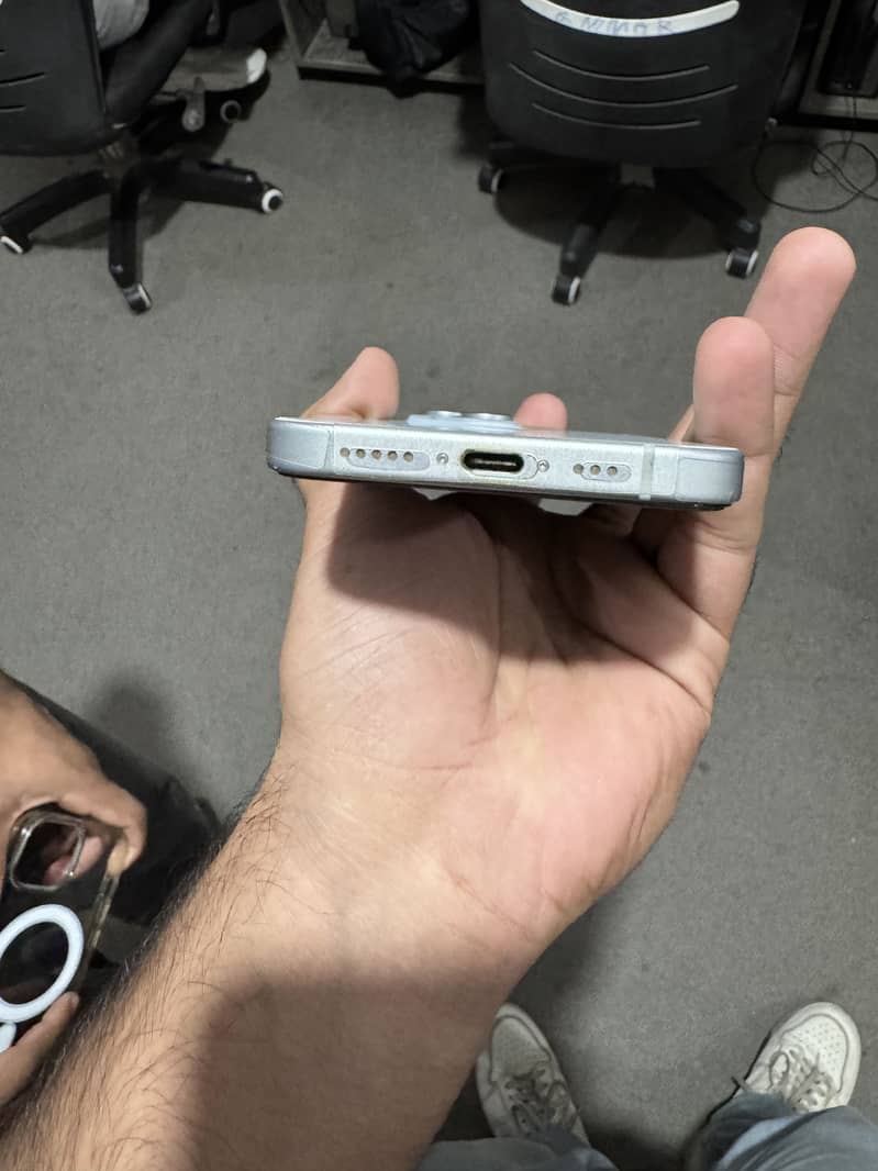 Apple iPhone 15 2