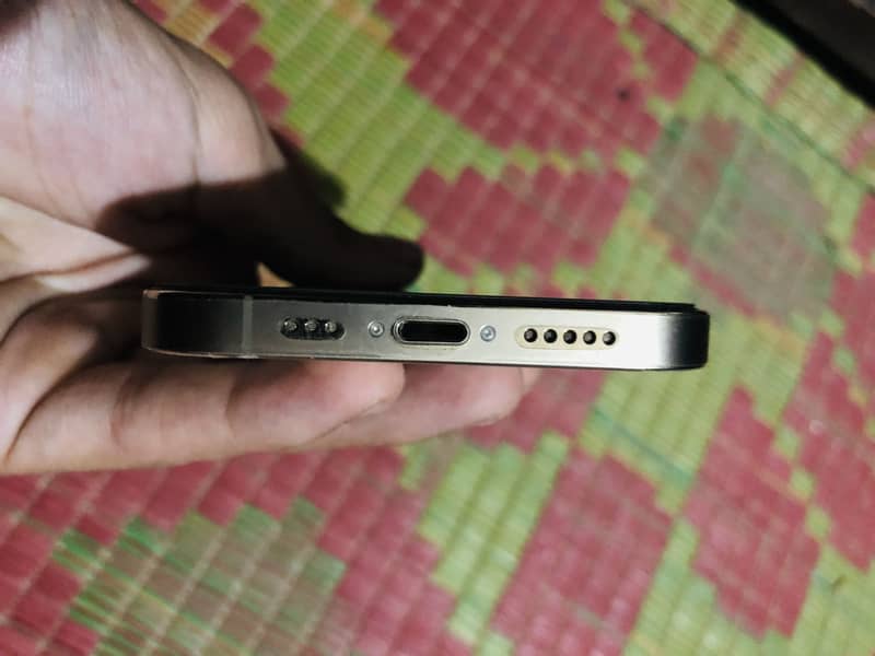 Apple iPhone 12 Pro 3