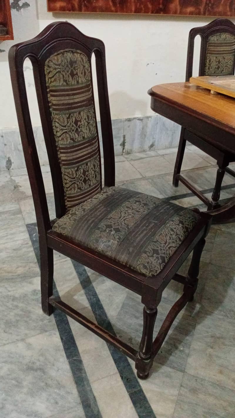 dining table available 1