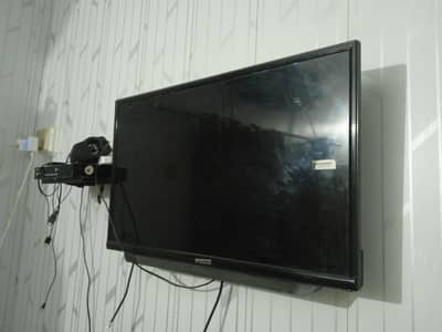 Samsung LCD 32 inches for sale