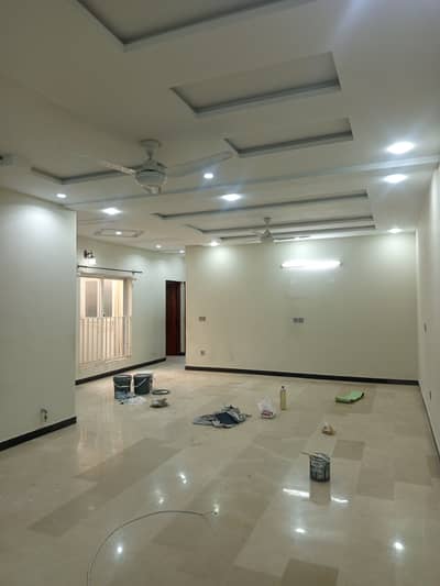 G-10/4 size 40x80 Ground floor 3bed 3bath open Dring tvlounge kitchen