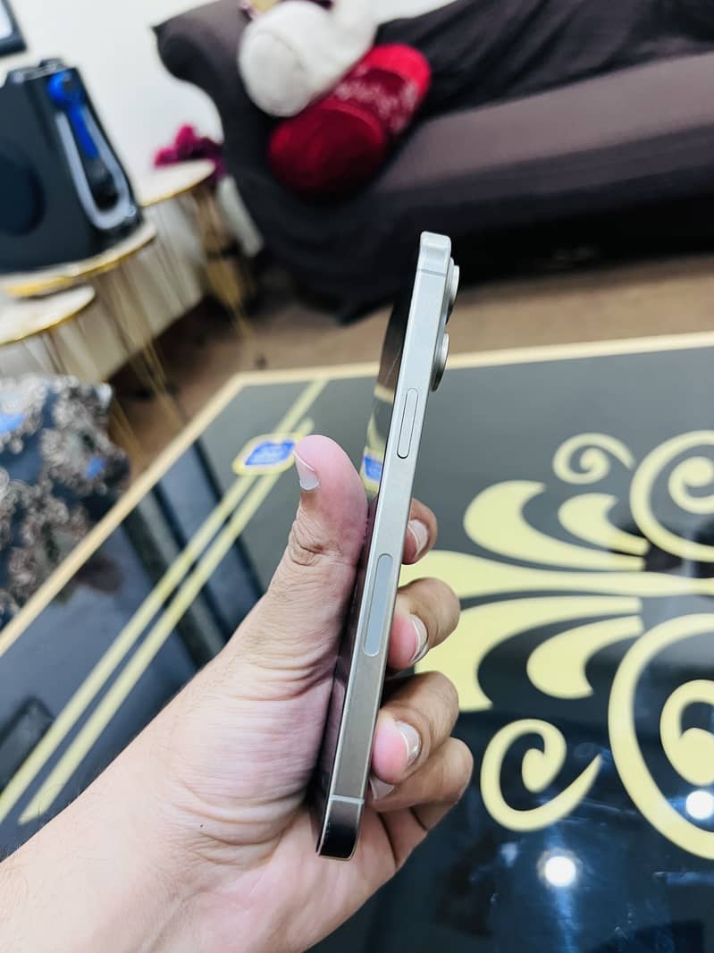 Apple iPhone 15 Pro Max 11