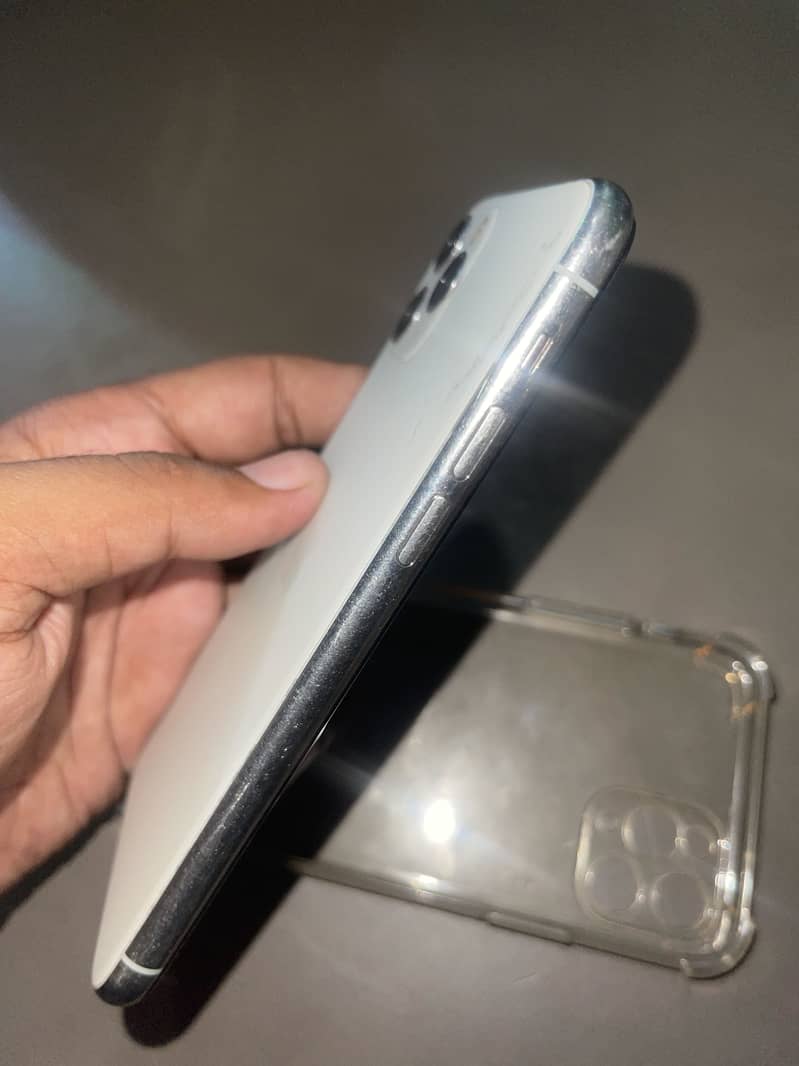 Apple iPhone 11 Pro 1