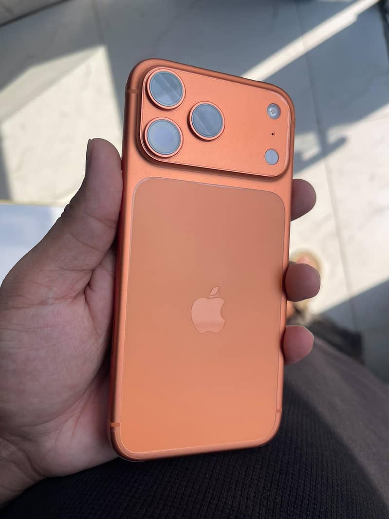 Apple iPhone 17 Pro Max 2