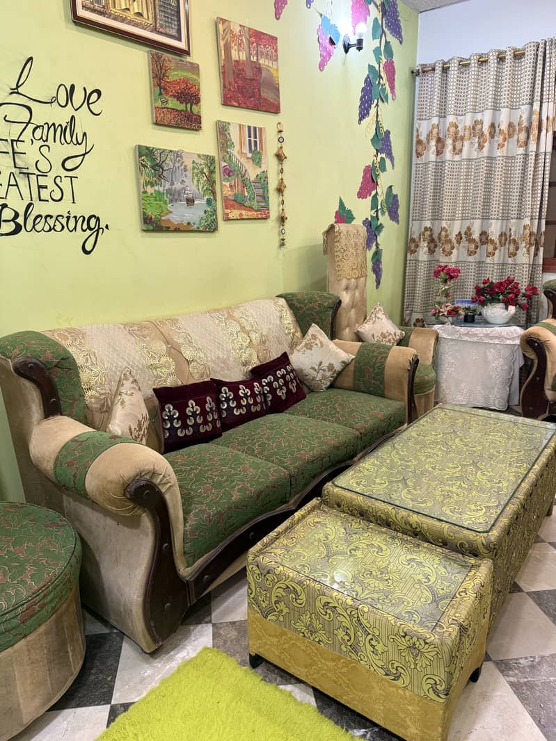 9 seater sofas set with tabel 1
