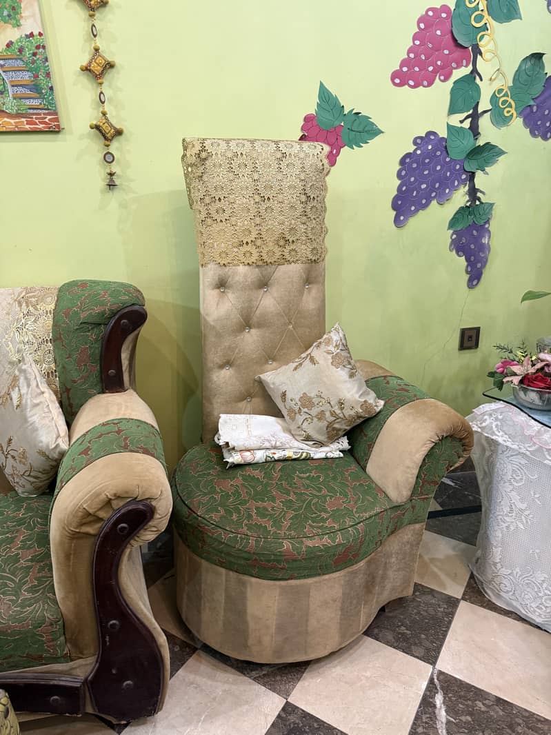 9 seater sofas set with tabel 3