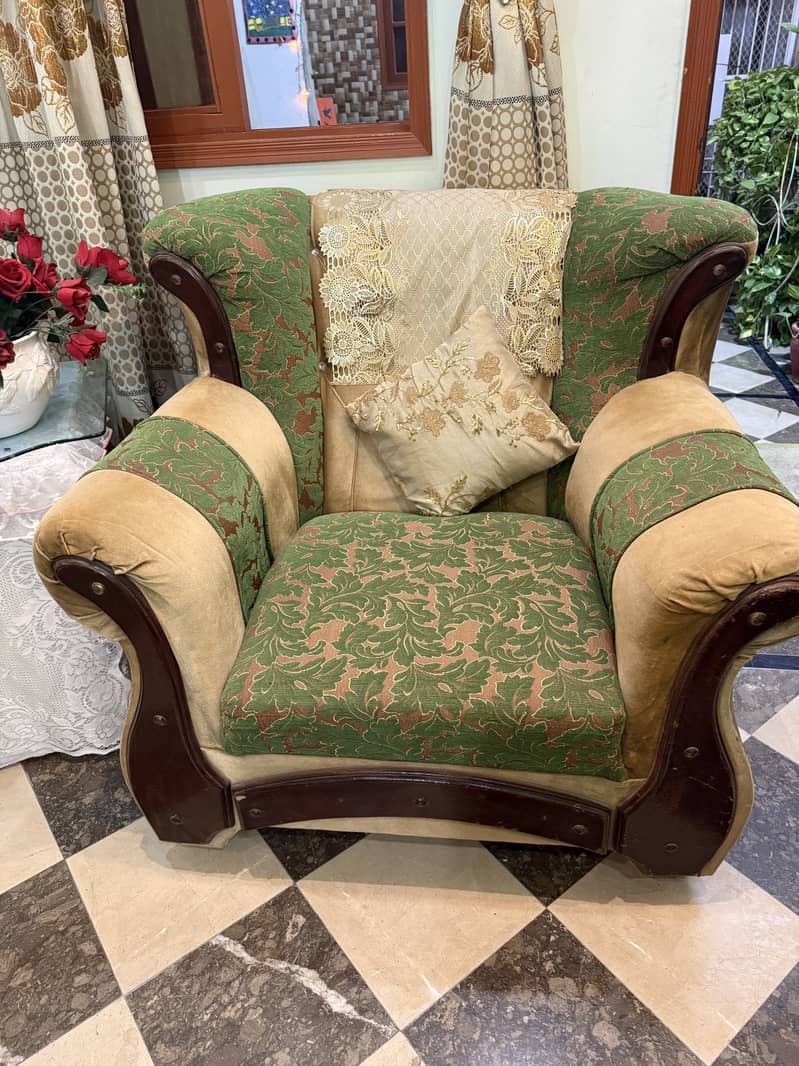 9 seater sofas set with tabel 7