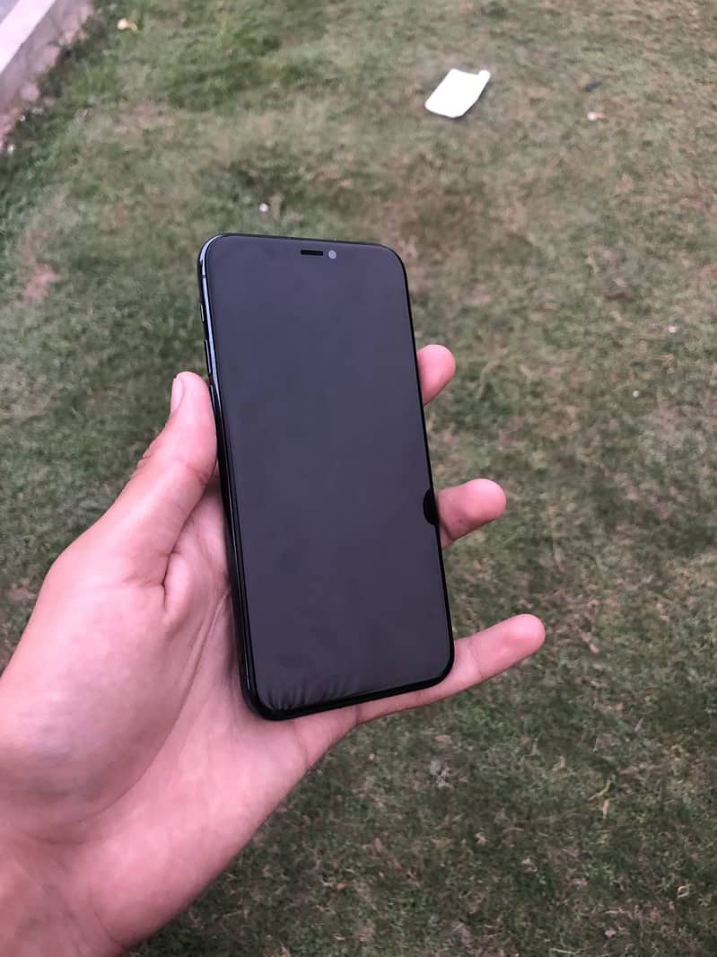 Apple iPhone 11 Pro 2