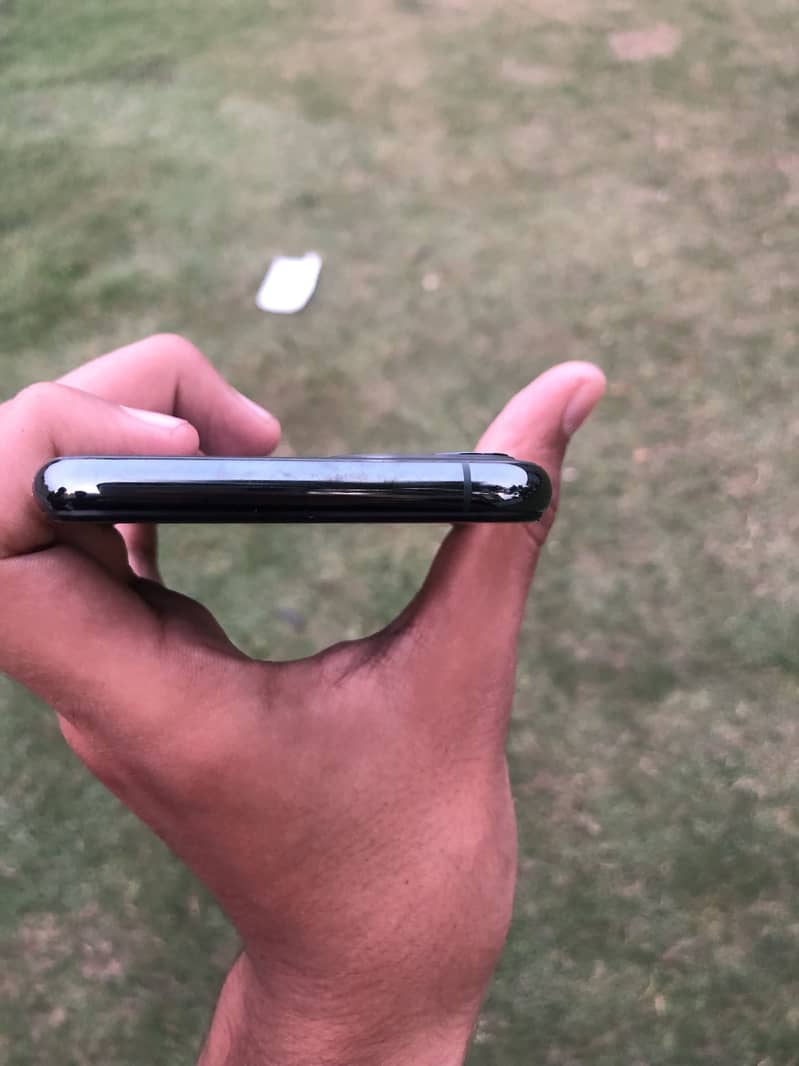 Apple iPhone 11 Pro 3
