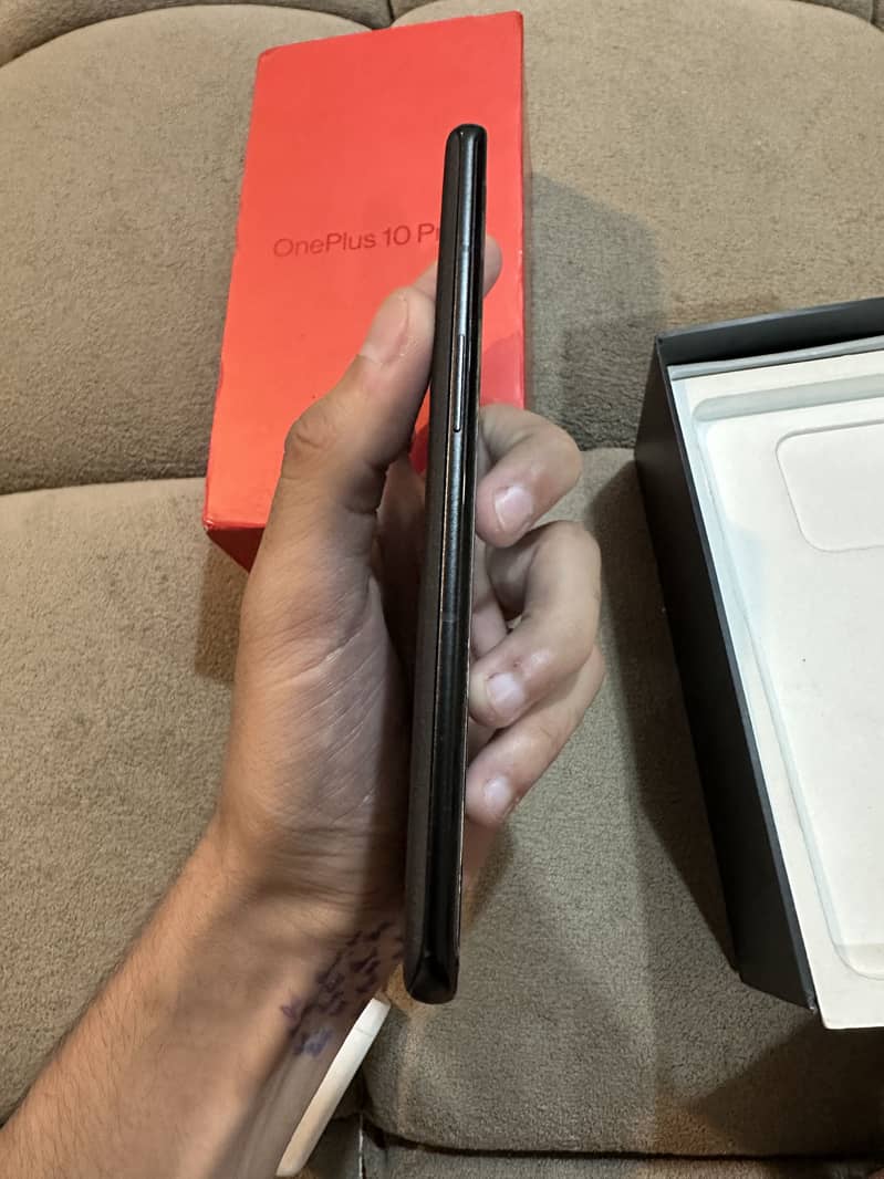One Plus 10 Pro 12