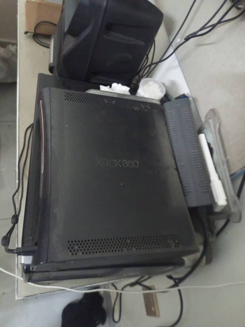 Xbox 360 with one wire controller 1