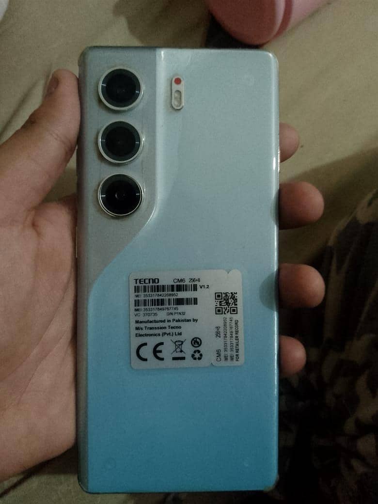 Tecno CAMON 40 Pro 0